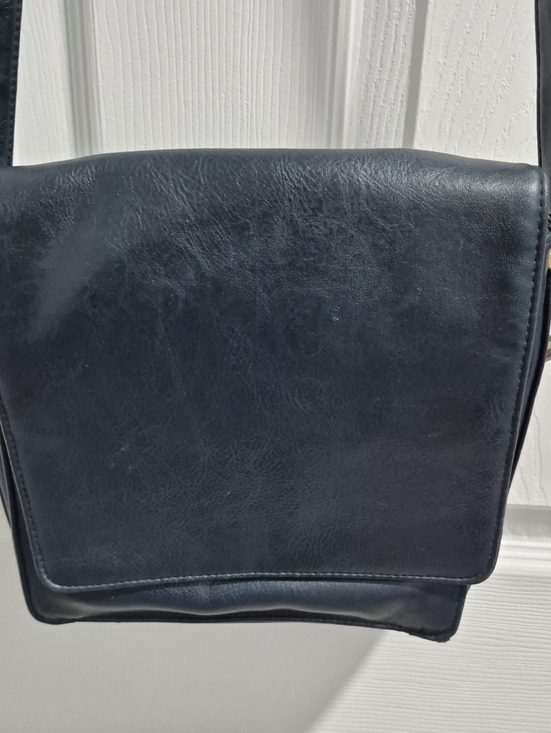 Source Unknown Handbags - Classic Women's Leather Crossbody Bag - Black